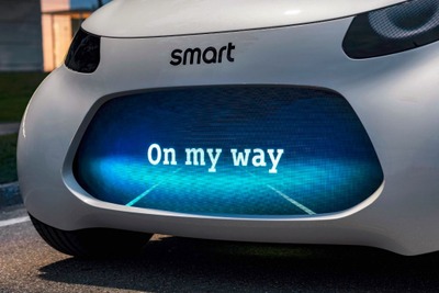 【フランクフルトモーターショー2017】発表予定のスマート EVコンセプト、表情が見えた…車車間メッセージ機能も 画像