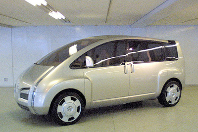 【東京ショー2001出品車】欧州でまとめた空間系のコンパクトミニバン、日産『KINO』 画像