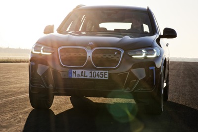 BMWブランド初のピュアEVのSUV、『iX3』に改良新型…今秋欧州発売へ 画像