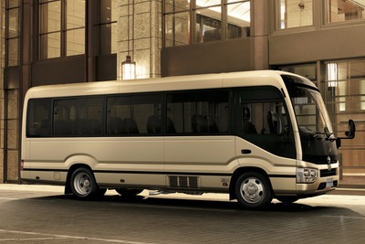 トヨタの小型バス『コースター』、燃費性能が諸元値満たせず…日野エンジン搭載 画像