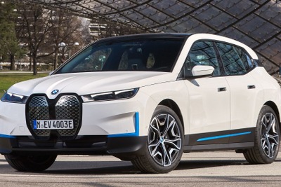 充電速度が2倍に、BMWのEVが新型ケーブルを標準装備へ…欧州仕様 画像
