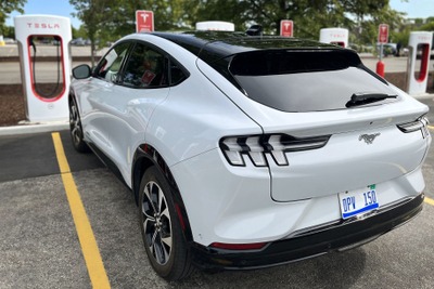 フォードのEV、テスラ「スーパーチャージャー」で充電可能に…2024年から北米で 画像