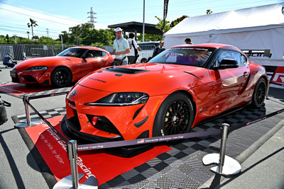 鮮やかなオレンジが眩しい、台数限定のGRスープラを展示…SUPER GT 第3戦 画像