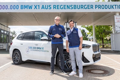 BMW X1 シリーズ、独工場で生産100万台…EVの『iX1』がラインオフ 画像