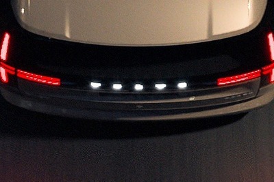 ボルボの電動ミニバン『EM90』、ティザーが始まる　11月に実車発表 画像