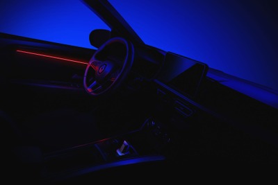 ルノーの新型SUV『カーディアン』、内装を先行公開…実車は10月25日発表予定 画像