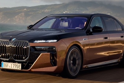 BMW史上最強のEVは660馬力、『i7』 に「M70」…ジャパンモビリティショー2023出展へ 画像
