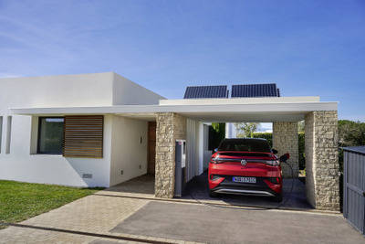VWの新世代EV「ID.」、住宅に2日分の電力を供給…双方向充電が欧州で可能に 画像