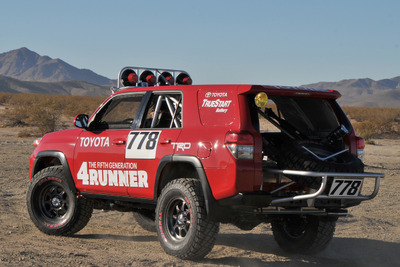 トヨタ 4ランナー 新型…世界一過酷な砂漠レースに参戦 画像