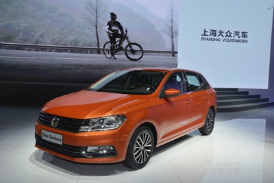 【上海モーターショー15】中国で大ヒットの VW サンタナ にハッチバックモデル登場 画像