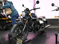 カスタムで遊べ、最古のバイクメーカーが放つ新型車『ショットガン650』…東京モーターサイクルショー2024 画像