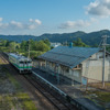 廃止前の旧鹿ノ谷駅を発車する上り列車。